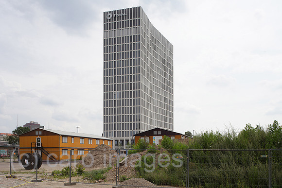 00P120728D394CAROE.JPG