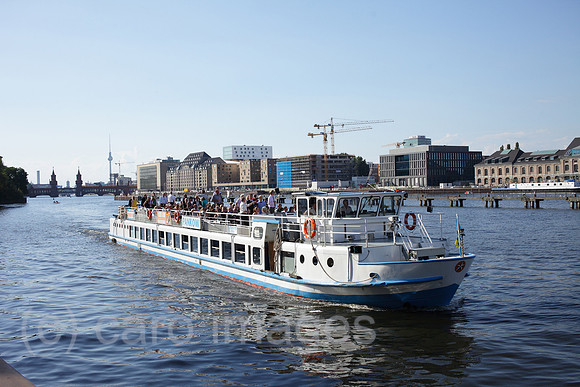 00P120804D467CAROE.JPG