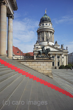 00P120423D070CAROE.JPG
