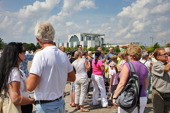 00P120804D437CAROE.JPG