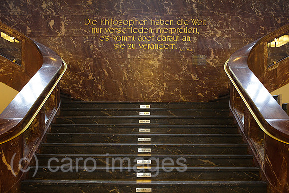 00P120802D434CAROE.JPG