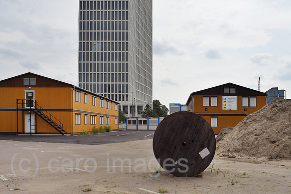 00P120728D393CAROE.JPG