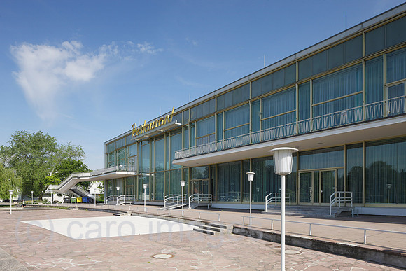 00P120522D078CAROE.JPG