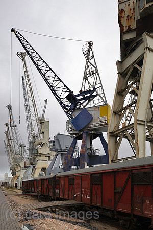 00P120331D102CAROE.JPG