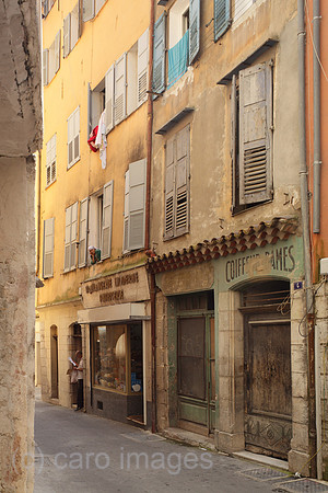 00P120628D246CAROE.JPG