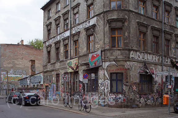 00P120418D013CAROE.JPG