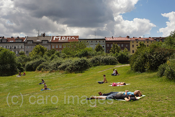 00P120617D169CAROE.JPG
