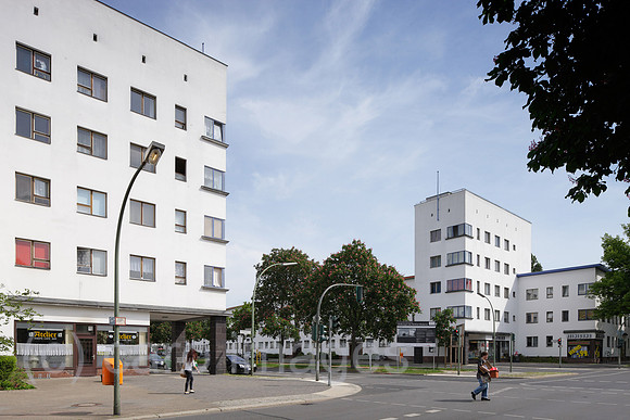 00P120521D053CAROE.JPG