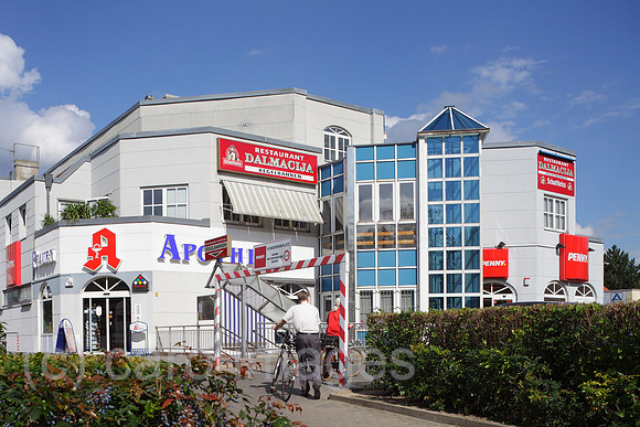 00P120808D045CAROE.JPG