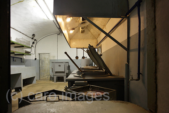 00P120711D354CAROE.JPG