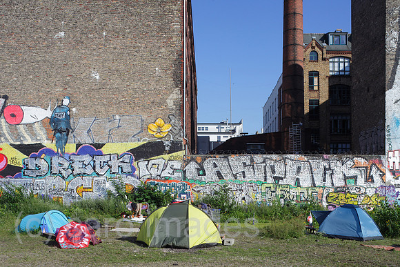 00P120804D473CAROE.JPG