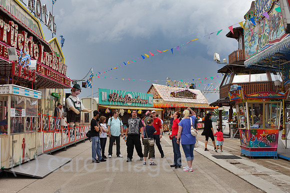 00P120804D448CAROE.JPG