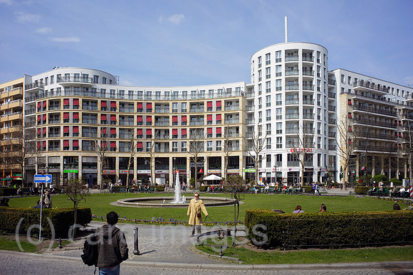 00P120419D032CAROE.JPG