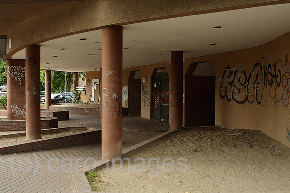 00P120808D004CAROE.JPG