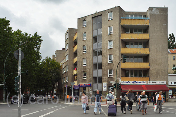 00P120808D017CAROE.JPG