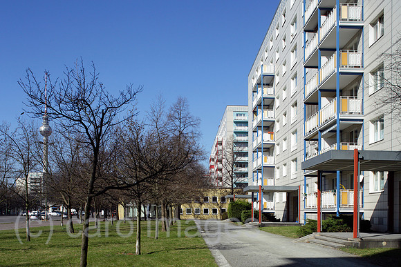 00P120322D018CAROE.JPG