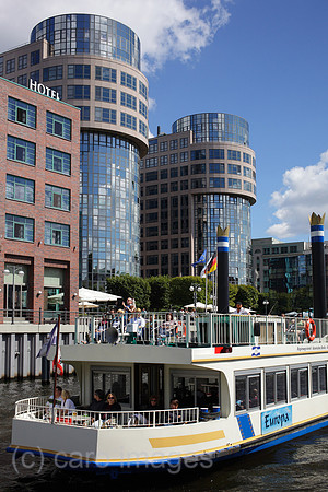 00P120812D067CAROE.JPG