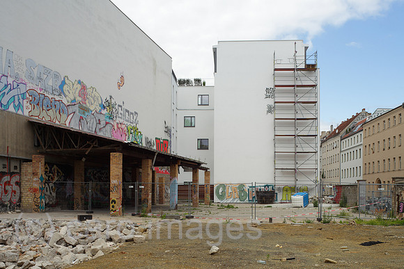 00P120721D155CAROE.JPG