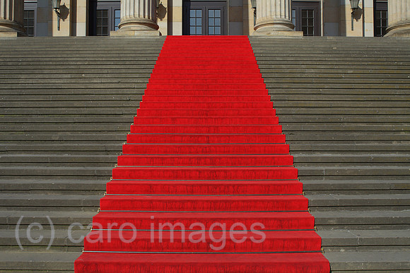 00P120423D064CAROE.JPG