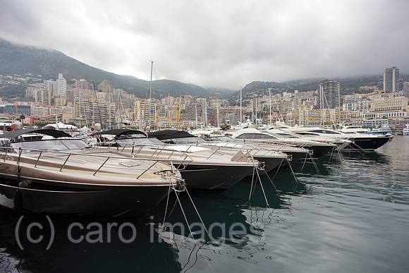 00P120625D210CAROE.JPG