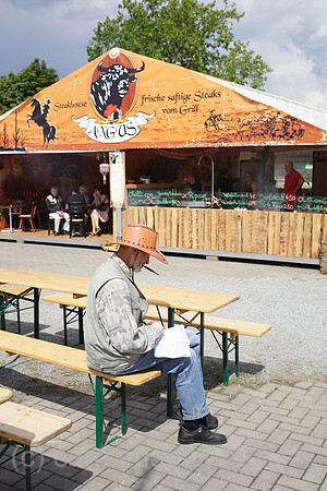 00P120804D456CAROE.JPG
