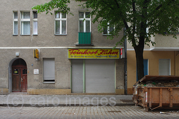 00P120506D110CAROE.JPG