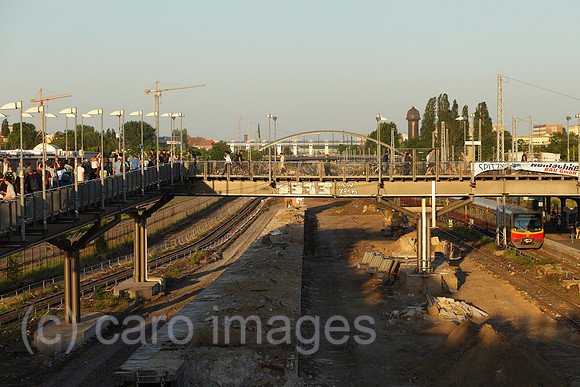 00P120525D107CAROE.JPG