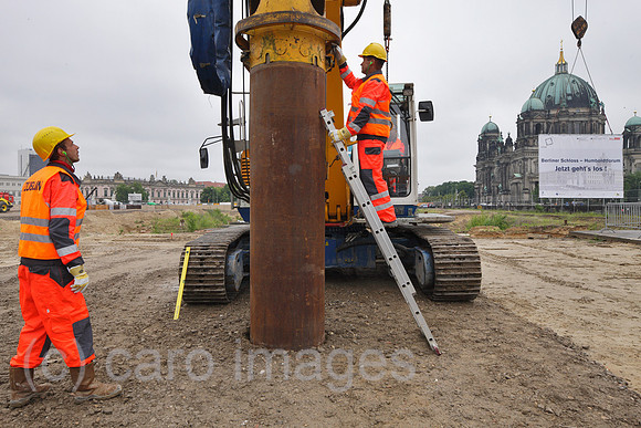 00P120621D005CAROE.JPG