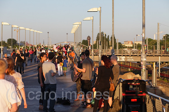 00P120525D106CAROE.JPG