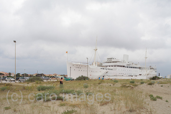 00P120705D111CAROE.JPG