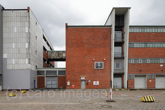 00P120331D086CAROE.JPG