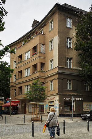 00P120808D019CAROE.JPG