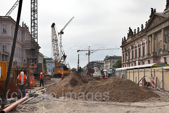 00P120802D431CAROE.JPG