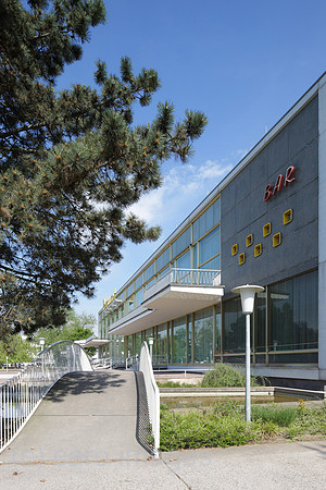 00P120522D077CAROE.JPG