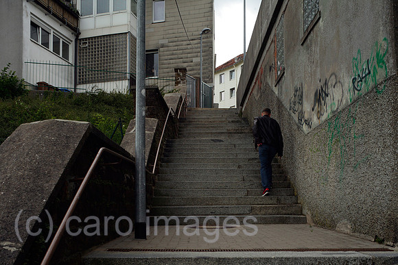00P120712D053CAROE.JPG