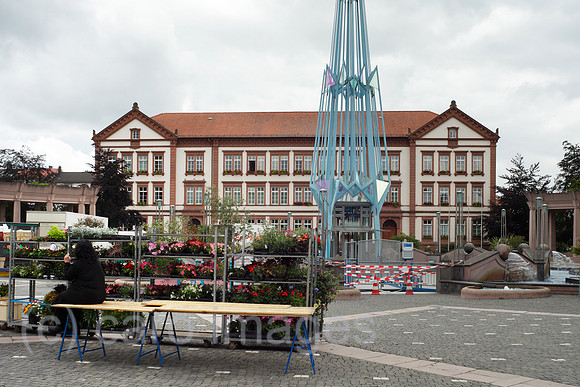 00P120712D030CAROE.JPG