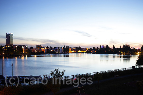 00P120814D212CAROE.JPG