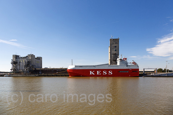 00B120909D145CAROE.JPG