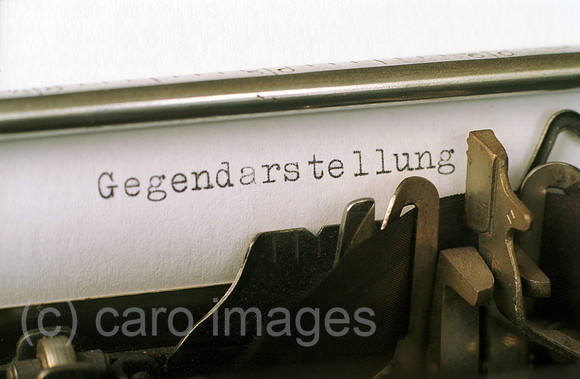 00J034112CARO.JPG