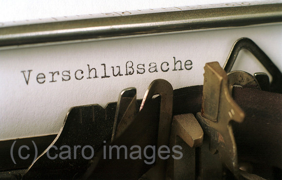 00J034123CARO.JPG