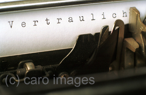 00J034121CARO.JPG