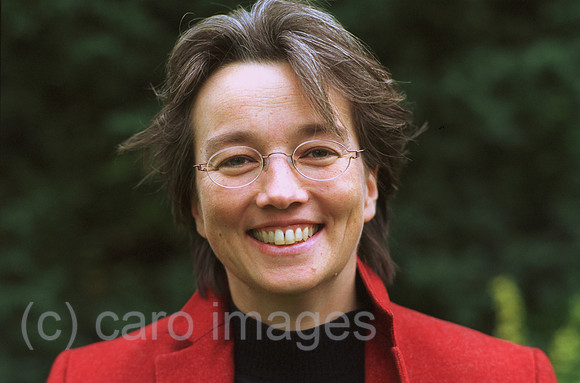 00J034000CARO.JPG
