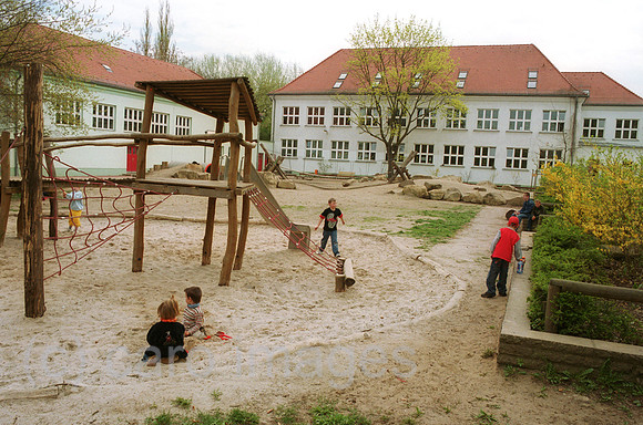 00J021127CARO.JPG