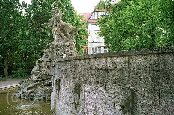 00J025907CARO.JPG
