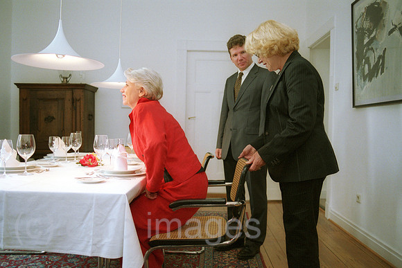 00J032509CARO.JPG