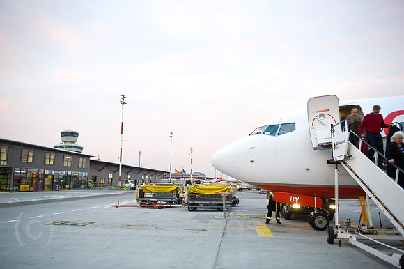 00Y120127D014CAROE.JPG