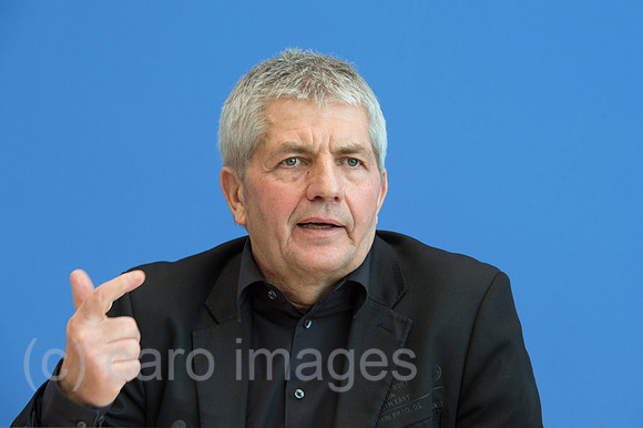 00Y130312D033CAROE.JPG