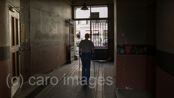 00Y130801D016CAROE.JPG