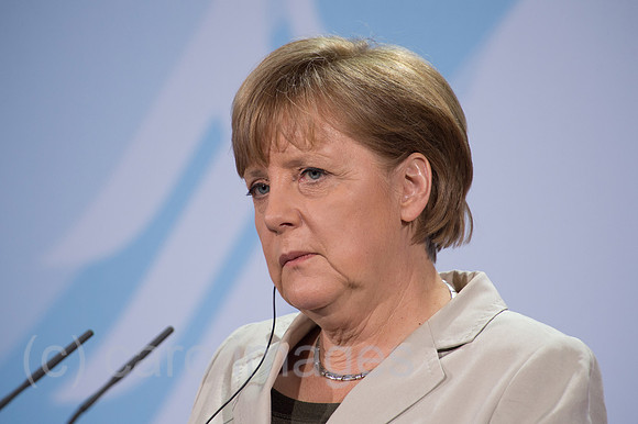 00Y120515D073CAROE.JPG