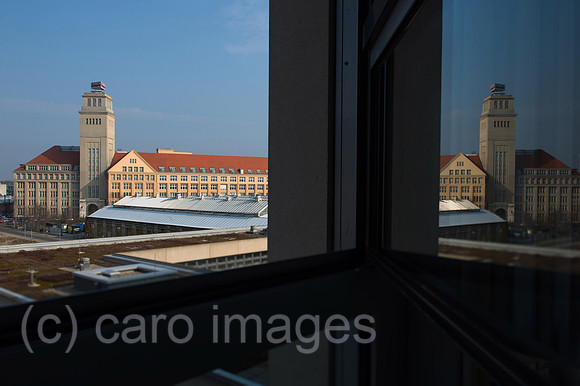 00Y140227D014CAROE.JPG